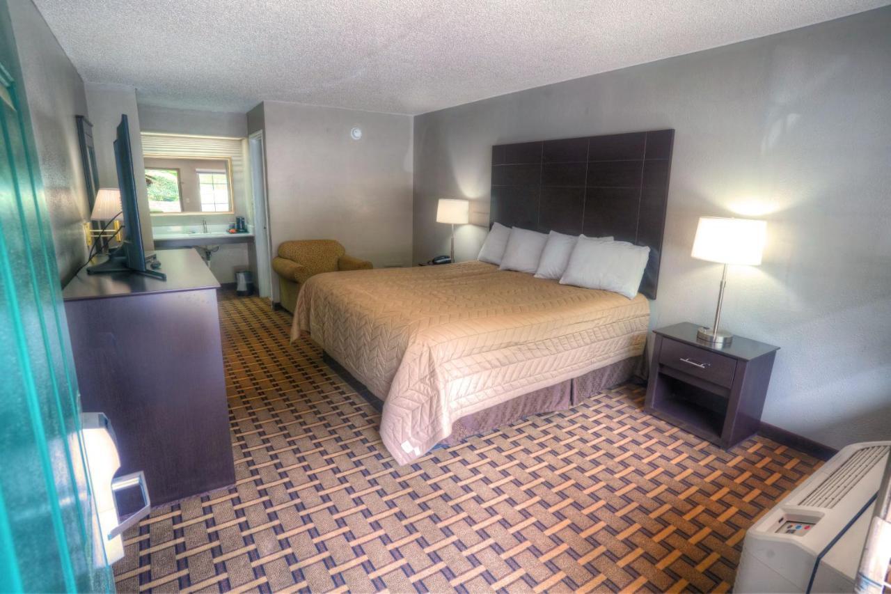 Amerivu Inn & Suites - Helen - Downtown Екстер'єр фото
